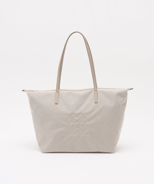 russet(ラシット)の「《WEB限定》【撥水】コーデュラナイロントートバッグ(トートバッグ・レディース・グレイッシュベージュ/ブラック/グレー・FREE)」の1枚目の写真