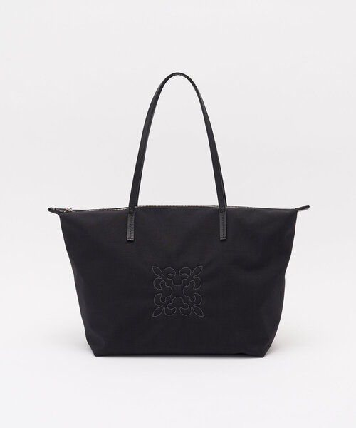 russet(ラシット)の「《WEB限定》【撥水】コーデュラナイロントートバッグ(トートバッグ・レディース・グレイッシュベージュ/ブラック/グレー・FREE)」の2枚目の写真
