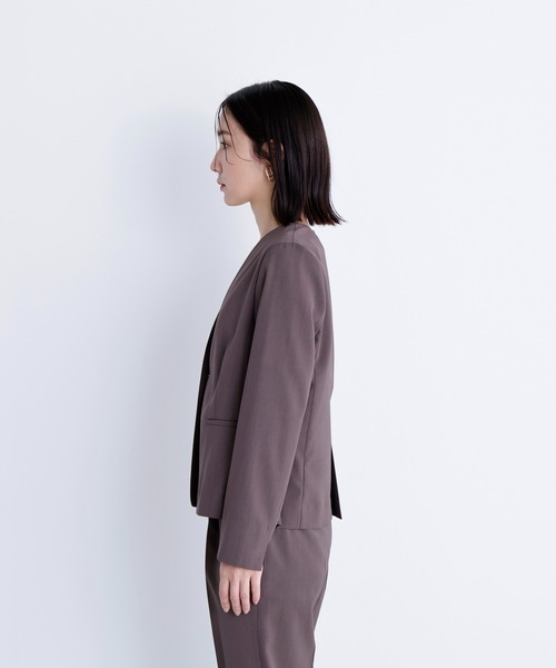 NATURAL BEAUTY BASIC（ナチュラルビューティーベーシック）の「◇サマードライタッチ SETUP ノーカラージャケット（ノーカラージャケット・レディース・ブラウン/ベージュ/チャコールグレー・MEDIUM/SMALL）」の17枚目の写真