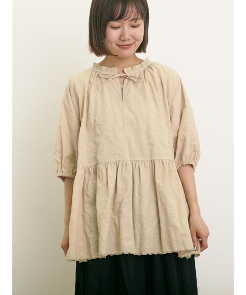 Samansa Mos2(サマンサ モスモス)の「裾刺繍前後2WAYスキッパーチュニック(シャツ/ブラウス・レディース・イエロー/ベージュ/ブラック/オフホワイト/ブルー・F)」の10枚目の写真