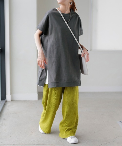 HUG.U(ハグユー)の「さらっと綿100% チュニックTシャツ(Tシャツ/カットソー・レディース・ホワイト/ダークグレー/アッシュブラウン/スモークピンク・FREE)」の14枚目の写真
