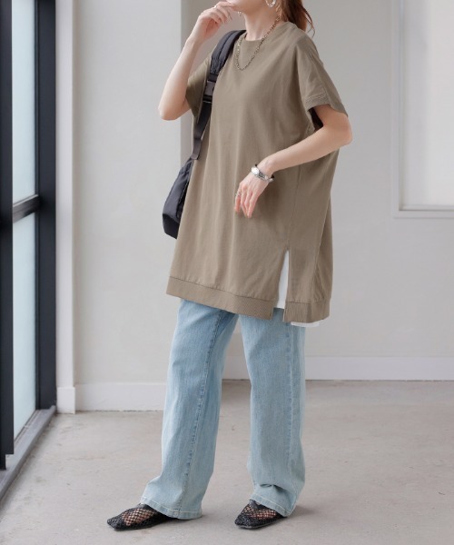 HUG.U(ハグユー)の「さらっと綿100% チュニックTシャツ(Tシャツ/カットソー・レディース・ホワイト/ダークグレー/アッシュブラウン/スモークピンク・FREE)」の17枚目の写真