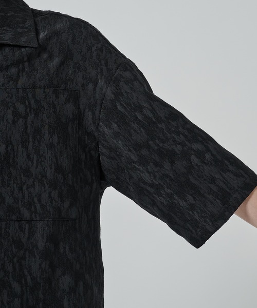 STUDIOUS(ステュディオス)の「【STUDIOUS】JACQUARD SHIRTS S.S(シャツ/ブラウス・メンズ・ライトベージュ/ブラック・1/2)」の10枚目の写真
