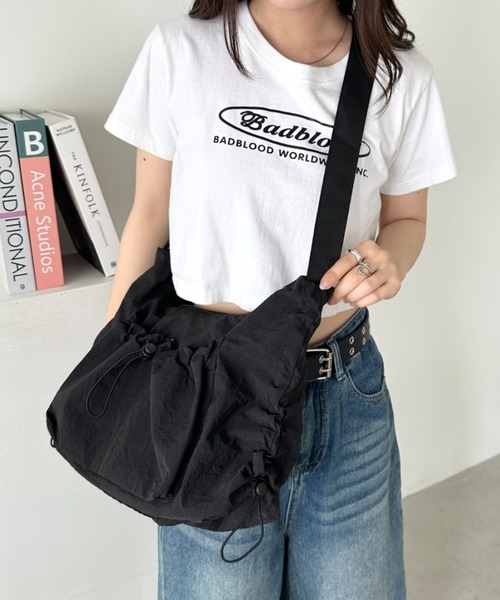 CLEA(クレア)の「【A4サイズ対応】ポケット付きドロストショルダーバッグ(ショルダーバッグ・レディース・アイボリー/ブラック・FREE)」の11枚目の写真