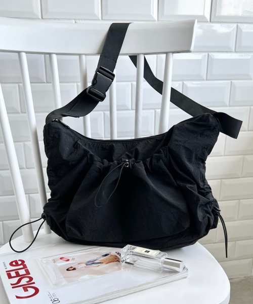 最終値下げ・COMFY ショルダーバッグ セール】COMFY メッシュ ミニショルダーバッグ（ショルダー