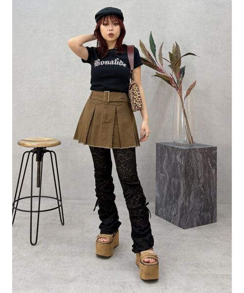 EVRIS（エヴリス）の「プリーツワイドベルトミニスカート（スカート・レディース・ブラック/ブラウン/グレー・SMALL/MEDIUM）」の21枚目の写真