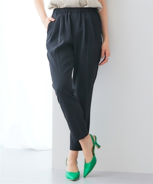 7days Life Styling(セブンデイズライフスタイリング)の「美極とろみ素材テーパードパンツ(しわになりにくい・洗濯機OK)(スラックス・レディース・グレー/チャコール/ブラック・S/M/L/LL)」の2枚目の写真