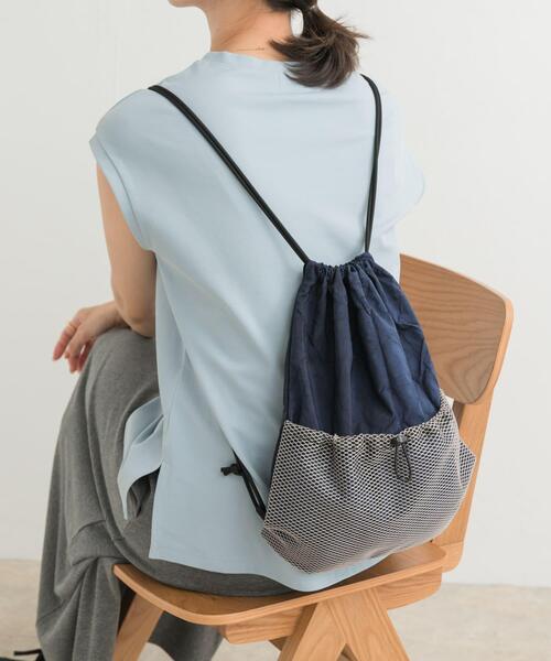 URBAN RESEARCH DOORS(アーバンリサーチドアーズ)の「『別注』rerer×DOORS airbagナップサック(バックパック/リュック・レディース・ネイビー/ブラック・ONE)」の4枚目の写真