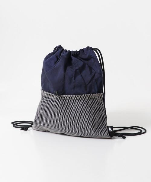 URBAN RESEARCH DOORS(アーバンリサーチドアーズ)の「『別注』rerer×DOORS airbagナップサック(バックパック/リュック・レディース・ネイビー/ブラック・ONE)」の6枚目の写真