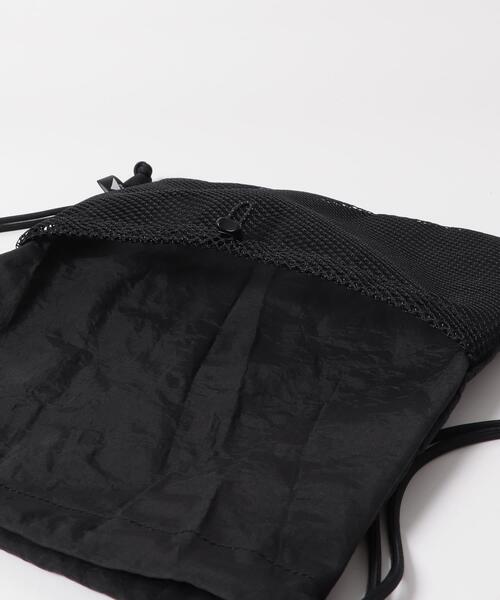 URBAN RESEARCH DOORS(アーバンリサーチドアーズ)の「『別注』rerer×DOORS airbagナップサック(バックパック/リュック・レディース・ネイビー/ブラック・ONE)」の14枚目の写真