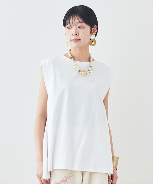 MEDE19F(メデジュウキュウ)の「MEDE19F タック遣いのフレンチスリーブコットントップス(Tシャツ/カットソー・レディース・ベージュ/ホワイト/ブラック・L/M/LL)」の2枚目の写真