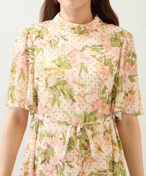 Rose Tiara(ローズティアラ)の「【手洗いOK】アンティークローズプリントワンピース(ワンピース・レディース・ブラック/ベージュ・38/42/46)」の9枚目の写真