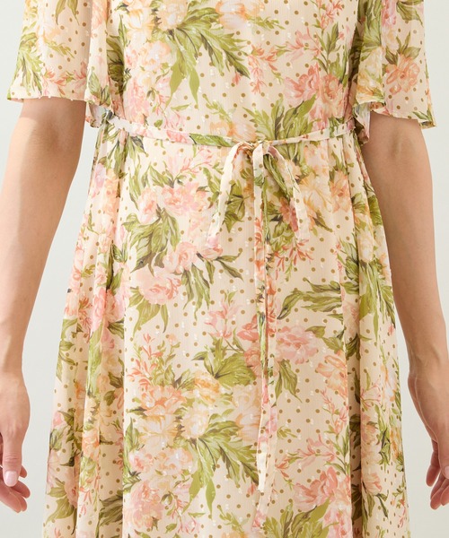 Rose Tiara(ローズティアラ)の「【手洗いOK】アンティークローズプリントワンピース(ワンピース・レディース・ブラック/ベージュ・38/42/46)」の6枚目の写真