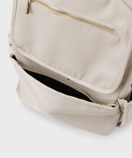 OPAQUE.CLIP（オペークドットクリップ）の「【撥水加工/多ポケット/A4サイズ対応】マルチファンクションツイルリュックサック（バックパック/リュック・レディース・チャコールグレー/ライトベージュ/ブラック・00）」の19枚目の写真