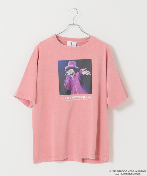 B.C STOCK（ベーセーストック）の「【JAMIROQUAI / ジャミロクワイ】別注 スノー加工 Tシャツ（Tシャツ/カットソー・メンズ・カーキ/ピンク系その他/ブラック/パープル系その他・LARGE/MEDIUM）」の4枚目の写真