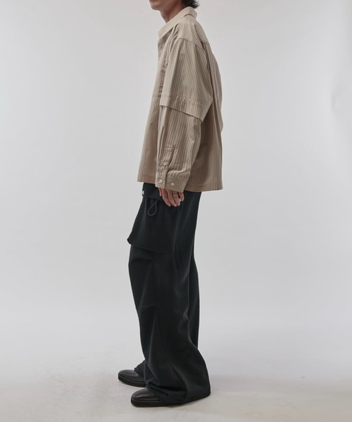 Lui's(ルイス)の「【Neucon/ニューコン】レイヤードデザインストライプオーバーサイズシャツ(シャツ/ブラウス・メンズ・ブラック/ベージュ・2/1)」の12枚目の写真