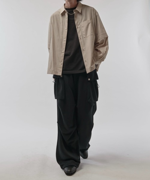 Lui's(ルイス)の「【Neucon/ニューコン】レイヤードデザインストライプオーバーサイズシャツ(シャツ/ブラウス・メンズ・ブラック/ベージュ・2/1)」の11枚目の写真