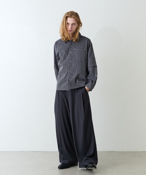 Lui's(ルイス)の「【Neucon/ニューコン】レイヤードデザインストライプオーバーサイズシャツ(シャツ/ブラウス・メンズ・ブラック/ベージュ・2/1)」の8枚目の写真