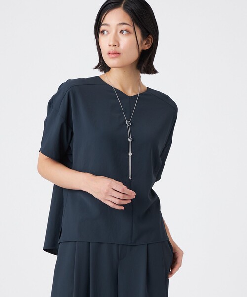 TRANS WORK(トランスワーク)の「【吸水速乾・接触冷感・UV・ウォッシャブル】ファンクションデシンブラウス(シャツ/ブラウス・レディース・ネイビー/ブラウン・38)」の1枚目の写真