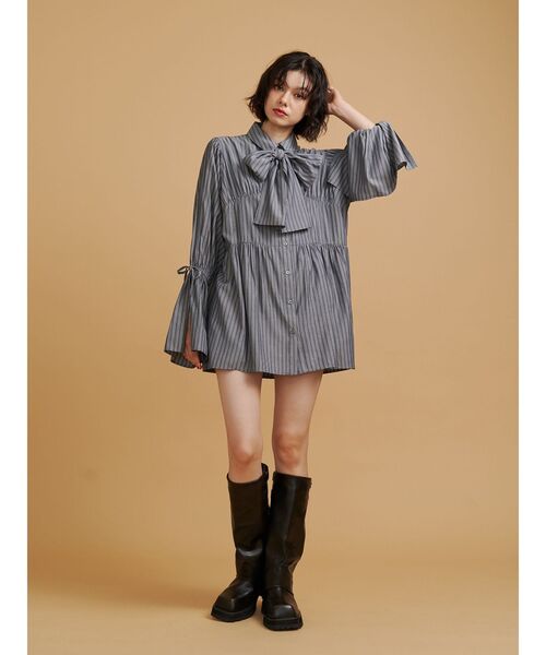 jouetie（ジュエティ）の「リボンタイチュニックシャツ（シャツ/ブラウス・レディース・ブラック/オフホワイト/グレー・MEDIUM）」の13枚目の写真