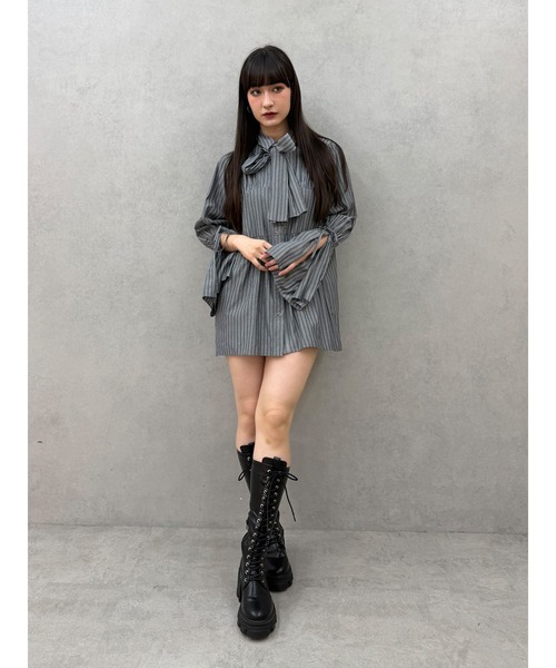 jouetie（ジュエティ）の「リボンタイチュニックシャツ（シャツ/ブラウス・レディース・ブラック/オフホワイト/グレー・MEDIUM）」の8枚目の写真