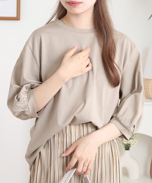 atONE（アットワン）の「ボリューム袖ショート丈カットソー（Tシャツ/カットソー・レディース・チャコールグレー/グレイッシュベージュ/ブラック/モカ/オフホワイト・F）」の8枚目の写真