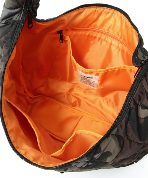 AVIREX（アヴィレックス）の「《限定》BONDING QUILTING SHOULDER BAG/キルティングショルダーバッグ（ショルダーバッグ・レディース・グリーン系カモフラージュ/ブラック系その他/レオパード/ブラック/ネイビー・F）」の17枚目の写真