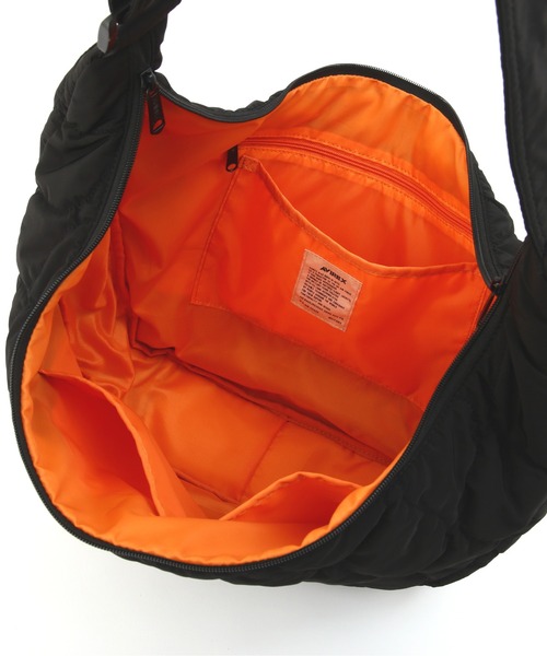 AVIREX（アヴィレックス）の「《限定》BONDING QUILTING SHOULDER BAG/キルティングショルダーバッグ（ショルダーバッグ・レディース・グリーン系カモフラージュ/ブラック系その他/レオパード/ブラック/ネイビー・F）」の14枚目の写真