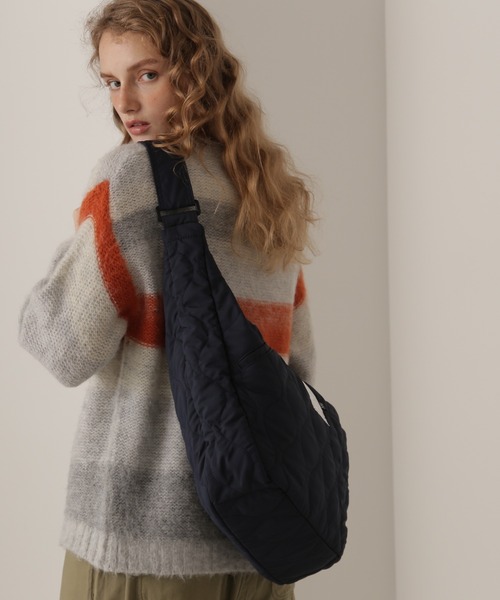 AVIREX（アヴィレックス）の「《限定》BONDING QUILTING SHOULDER BAG/キルティングショルダーバッグ（ショルダーバッグ・レディース・グリーン系カモフラージュ/ブラック系その他/レオパード/ブラック/ネイビー・F）」の22枚目の写真