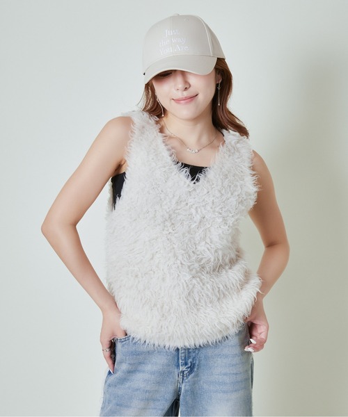 GORGE(ゴージ)の「《前後2WAY×シャギータッチ》レディース ベスト ふわモコ質感 秋冬(ベスト・レディース・ライトグレー/アイボリー/グレイッシュベージュ・F)」の1枚目の写真