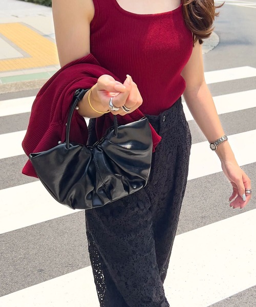 KOBE LETTUCE（コウベレタス）の「ギャザーデザインフェイクレザーバッグ（ハンドバッグ・レディース・ブラウン系/カーキ/ブラック・F）」の6枚目の写真