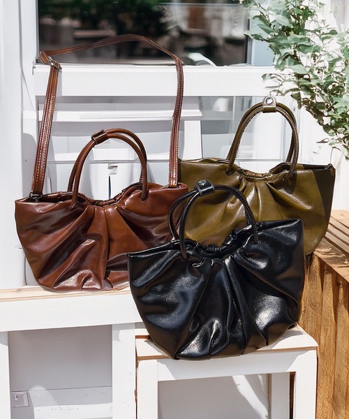 KOBE LETTUCE（コウベレタス）の「ギャザーデザインフェイクレザーバッグ（ハンドバッグ・レディース・ブラウン系/カーキ/ブラック・F）」の17枚目の写真