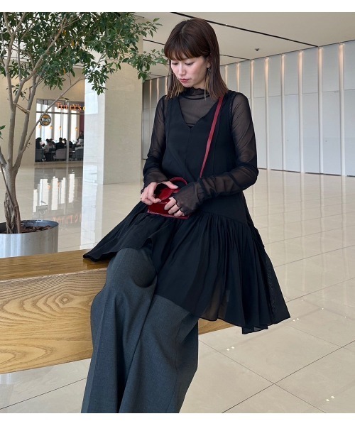 LE CIEL BLEU(ルシェルブルー)の「オーガンザバックボウディテールトップ / Organza Back-Bow Detail Top(シャツ/ブラウス・レディース・ブラック/ライトブルー・36)」の12枚目の写真