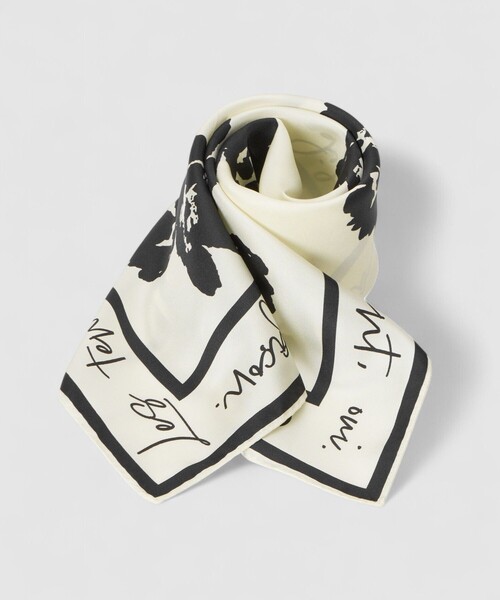 allureville（アルアバイル）の「スケッチフラワースカーフ（バンダナ/スカーフ・レディース・ライトベージュ/ネイビー/オフホワイト・FREE）」の4枚目の写真