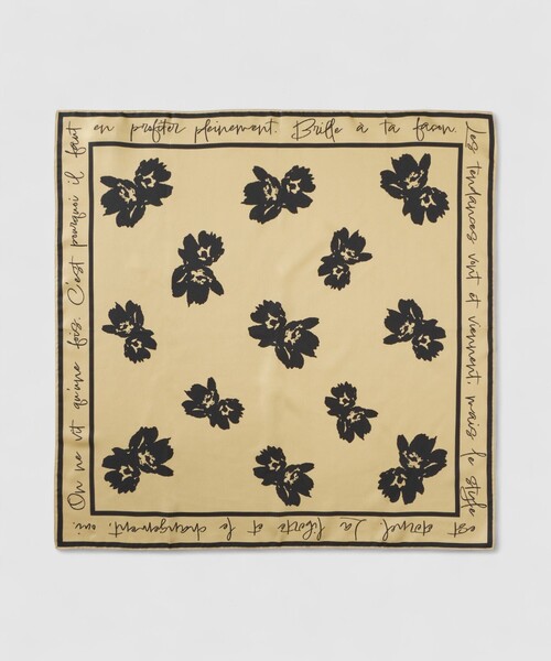 allureville（アルアバイル）の「スケッチフラワースカーフ（バンダナ/スカーフ・レディース・ライトベージュ/ネイビー/オフホワイト・FREE）」の8枚目の写真