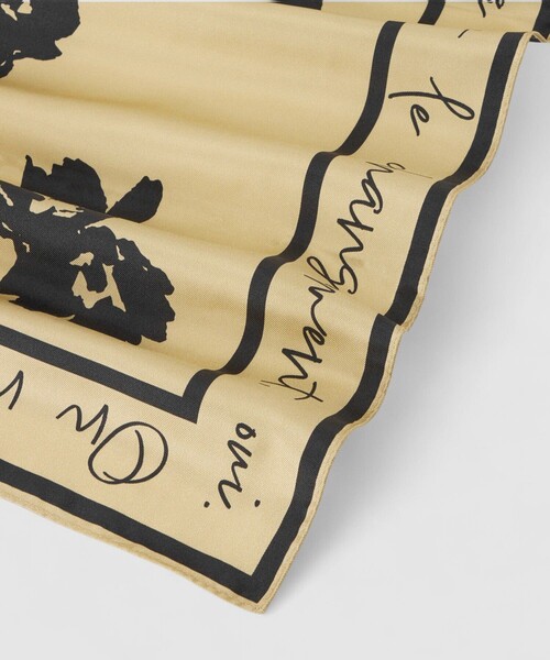 allureville（アルアバイル）の「スケッチフラワースカーフ（バンダナ/スカーフ・レディース・ライトベージュ/ネイビー/オフホワイト・FREE）」の9枚目の写真