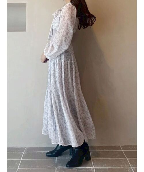 MERCURYDUO（マーキュリーデュオ）の「ウエストリブプリーツワンピース（ワンピース・レディース・オフホワイト/ピンク・SMALL/MEDIUM）」の21枚目の写真