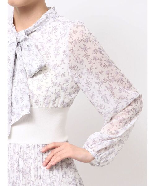 MERCURYDUO（マーキュリーデュオ）の「ウエストリブプリーツワンピース（ワンピース・レディース・オフホワイト/ピンク・SMALL/MEDIUM）」の7枚目の写真