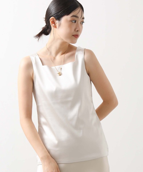 Gready Brilliant（グレディブリリアン）の「フロントサテンスクエアタンク（タンクトップ・レディース・オフホワイト/ブラック/ライトベージュ/ブラウン・38）」の4枚目の写真