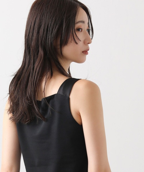 Gready Brilliant（グレディブリリアン）の「フロントサテンスクエアタンク（タンクトップ・レディース・オフホワイト/ブラック/ライトベージュ/ブラウン・38）」の12枚目の写真