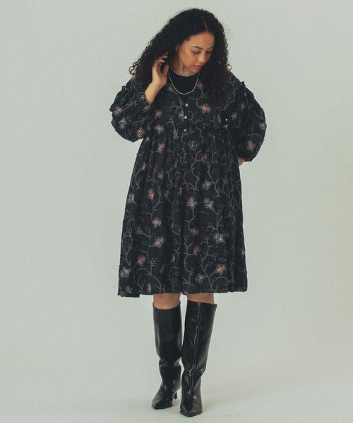 ROSE BUD（ローズバッド）の「(mag.by c)FLOWER EMBROIDERY MINI DRESS（ワンピース・レディース・ブラック・ONE SIZE）」の11枚目の写真