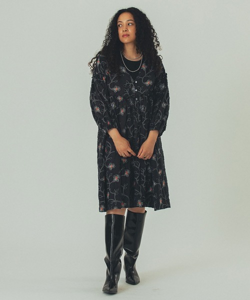 ROSE BUD（ローズバッド）の「(mag.by c)FLOWER EMBROIDERY MINI DRESS（ワンピース・レディース・ブラック・ONE SIZE）」の12枚目の写真