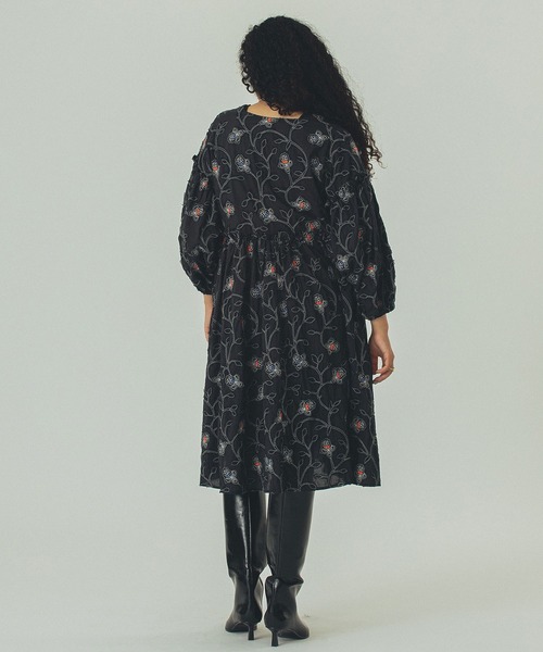 ROSE BUD（ローズバッド）の「(mag.by c)FLOWER EMBROIDERY MINI DRESS（ワンピース・レディース・ブラック・ONE SIZE）」の15枚目の写真