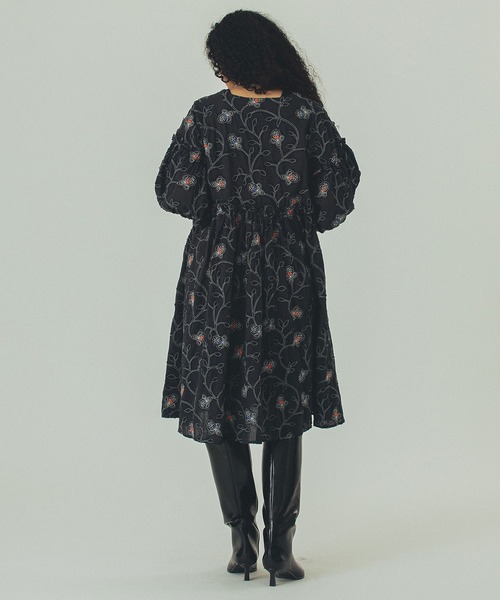 ROSE BUD（ローズバッド）の「(mag.by c)FLOWER EMBROIDERY MINI DRESS（ワンピース・レディース・ブラック・ONE SIZE）」の16枚目の写真