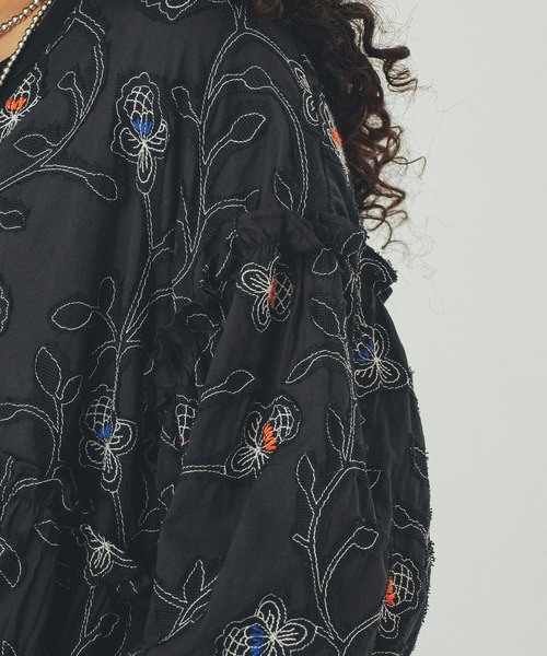 ROSE BUD（ローズバッド）の「(mag.by c)FLOWER EMBROIDERY MINI DRESS（ワンピース・レディース・ブラック・ONE SIZE）」の8枚目の写真