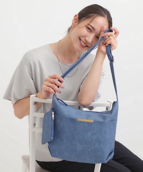 SHOO・LA・RUE（シューラルー）の「ダブルフェイスショルダーバッグ（ショルダーバッグ・レディース・グリーン/ワインレッド/ブルー系その他/グレー/ベージュ/ブラック・00）」の5枚目の写真