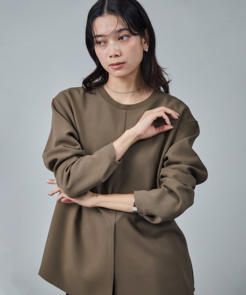 SALON adam et rope'（サロン アダム エ ロペ）の「ダブルクロスロングTシャツブラウス / セットアップ対応（シャツ/ブラウス・レディース・オフホワイト/ブラック/ベージュ系その他・FREE）」の3枚目の写真