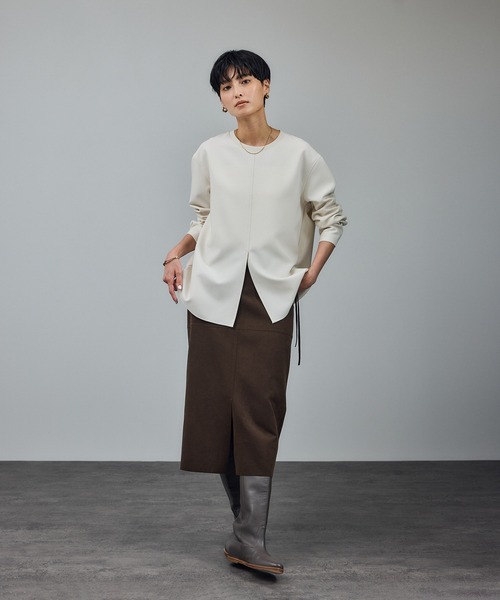 SALON adam et rope'（サロン アダム エ ロペ）の「ダブルクロスロングTシャツブラウス / セットアップ対応（シャツ/ブラウス・レディース・オフホワイト/ブラック/ベージュ系その他・FREE）」の17枚目の写真