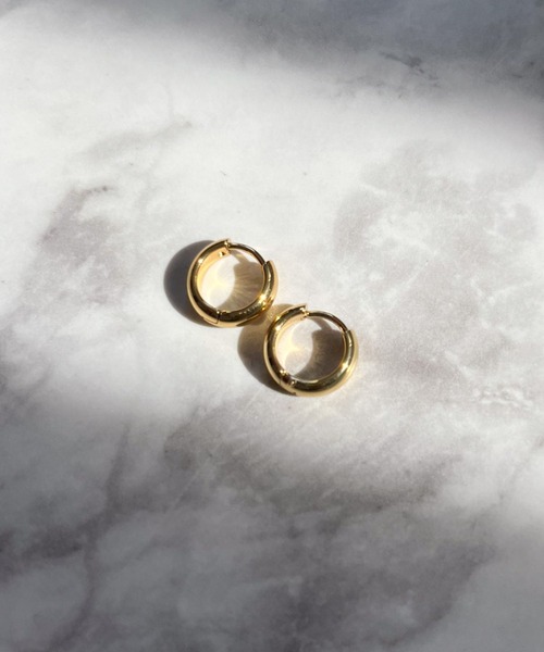 yu-ka(ユーカ)の「YU-KA:シンプルフープピアス simple hoop pierce(ピアス(両耳用)・レディース・シルバー/ゴールド・FREE)」の4枚目の写真