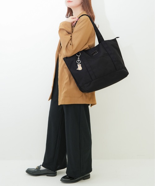PAUL & JOE ACCESSOIRES(ポールアンドジョーアクセソワ)の「【PAUL & JOE ACCESSOIRES /ポール アンド ジョー アクセソワ 】 CASUAL・PLATE METAL チャーム付きビッグトートバッグ A4サイズ対応(トートバッグ・レディース・ブラック・FREE)」の12枚目の写真